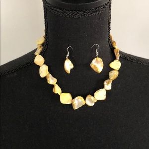 Yellow shiny stone necklace w/matching earrings